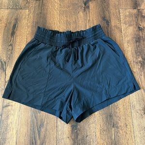 Abercrombie and Fitch travelers shorts size Medium